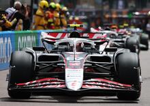 F1. GP Monaco, sorpassa Sainz sotto regime di bandiera rossa in FP2: arriva la decisione per Bearman