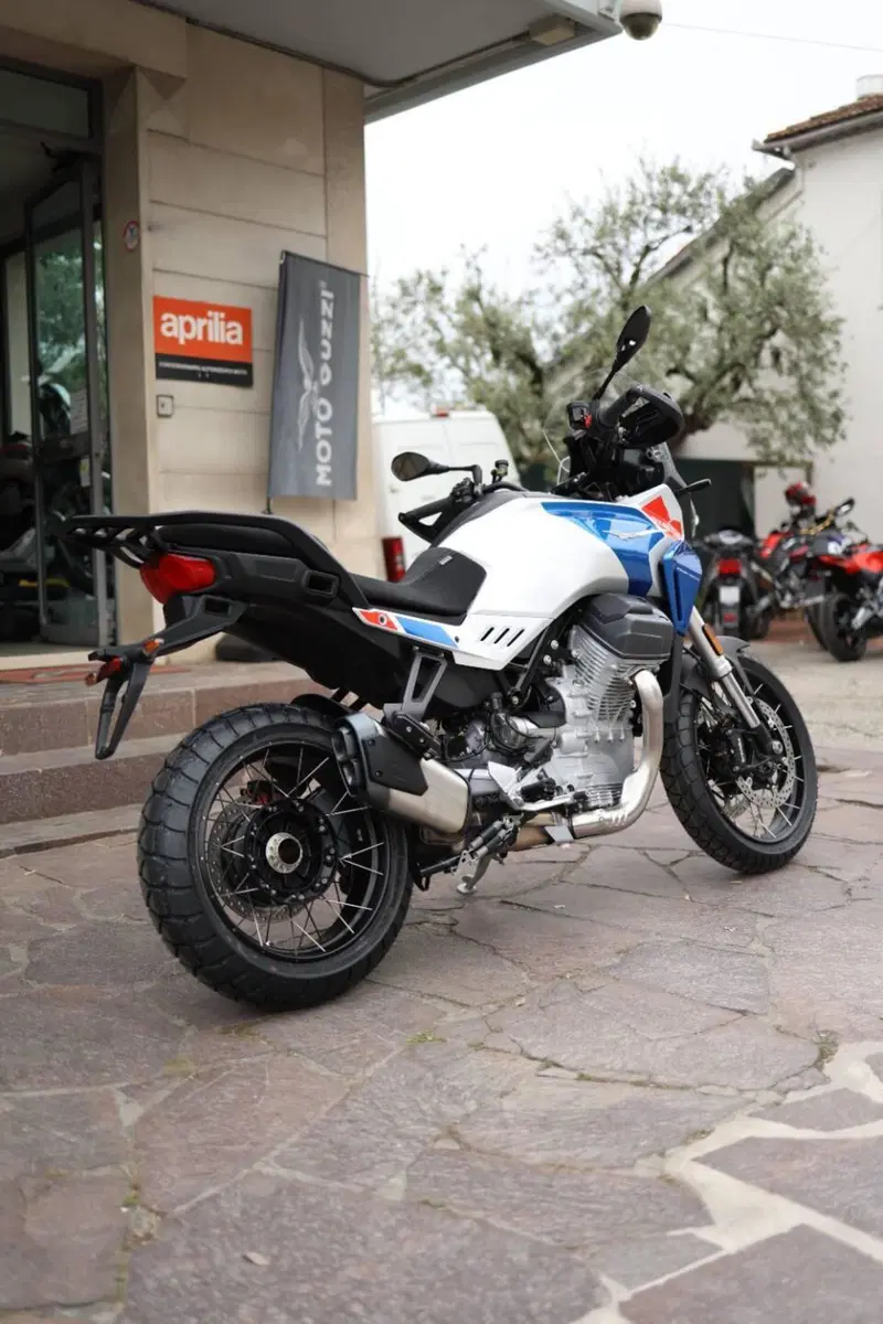 Moto Guzzi Stelvio Duecento Tributo (2025 - 26) (5)