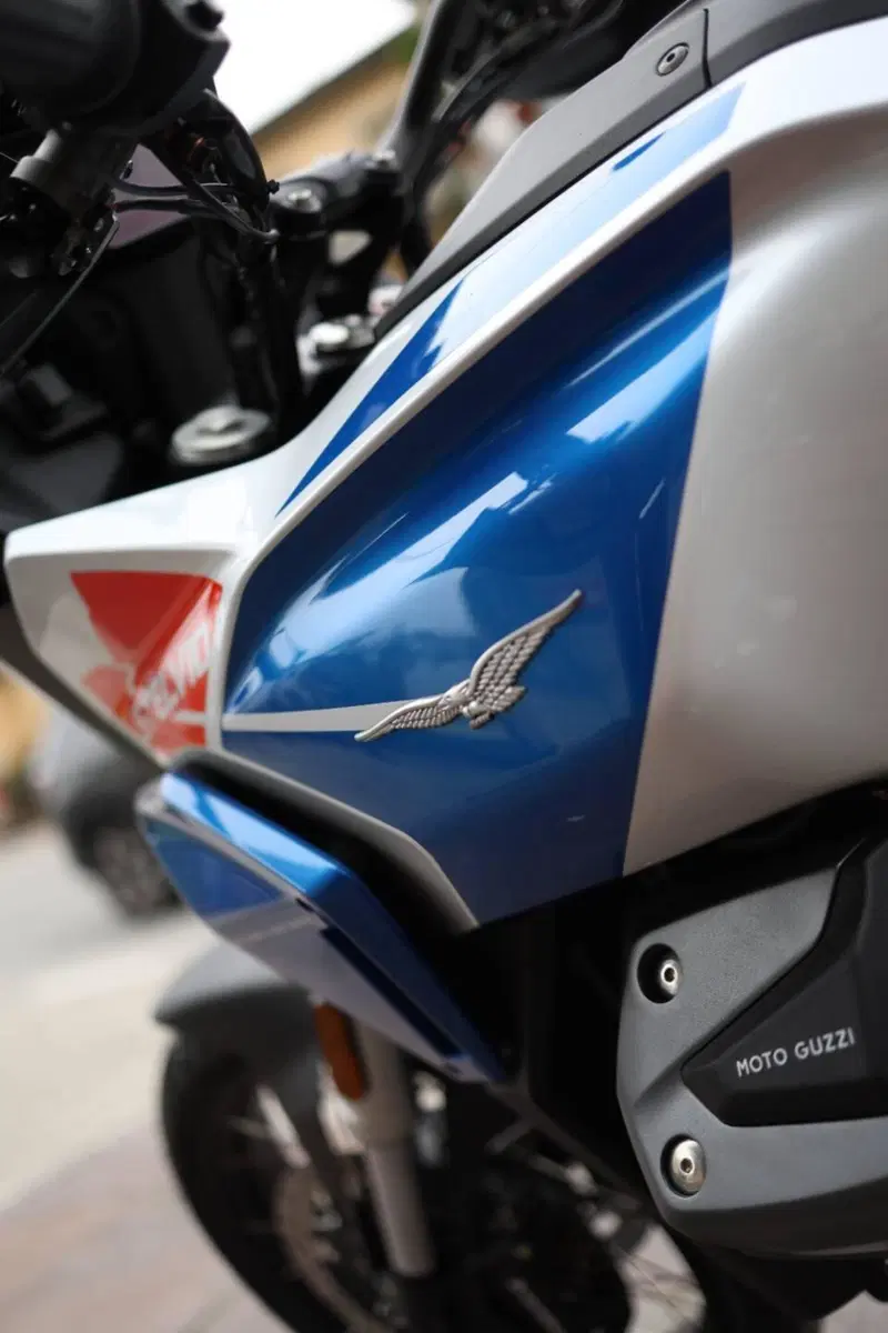 Moto Guzzi Stelvio Duecento Tributo (2025 - 26) (12)
