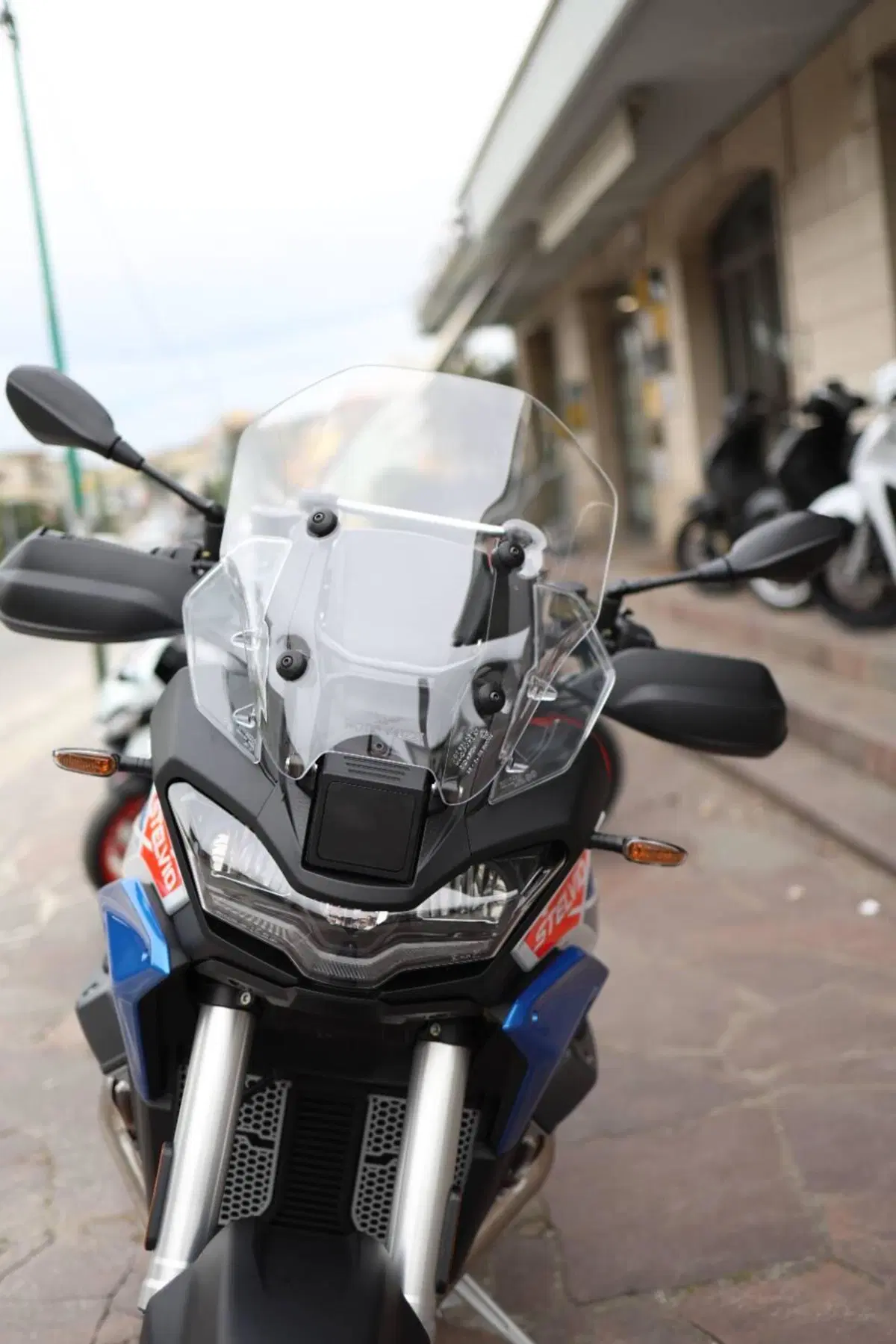 Moto Guzzi Stelvio Duecento Tributo (2025 - 26) (15)