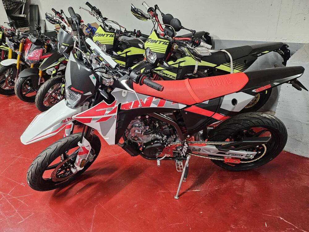 Fantic Motor XMF 125 Performance (2025) (2)