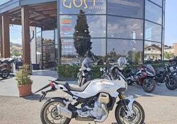 Moto Guzzi V100 Mandello (2022 - 24) nuova
