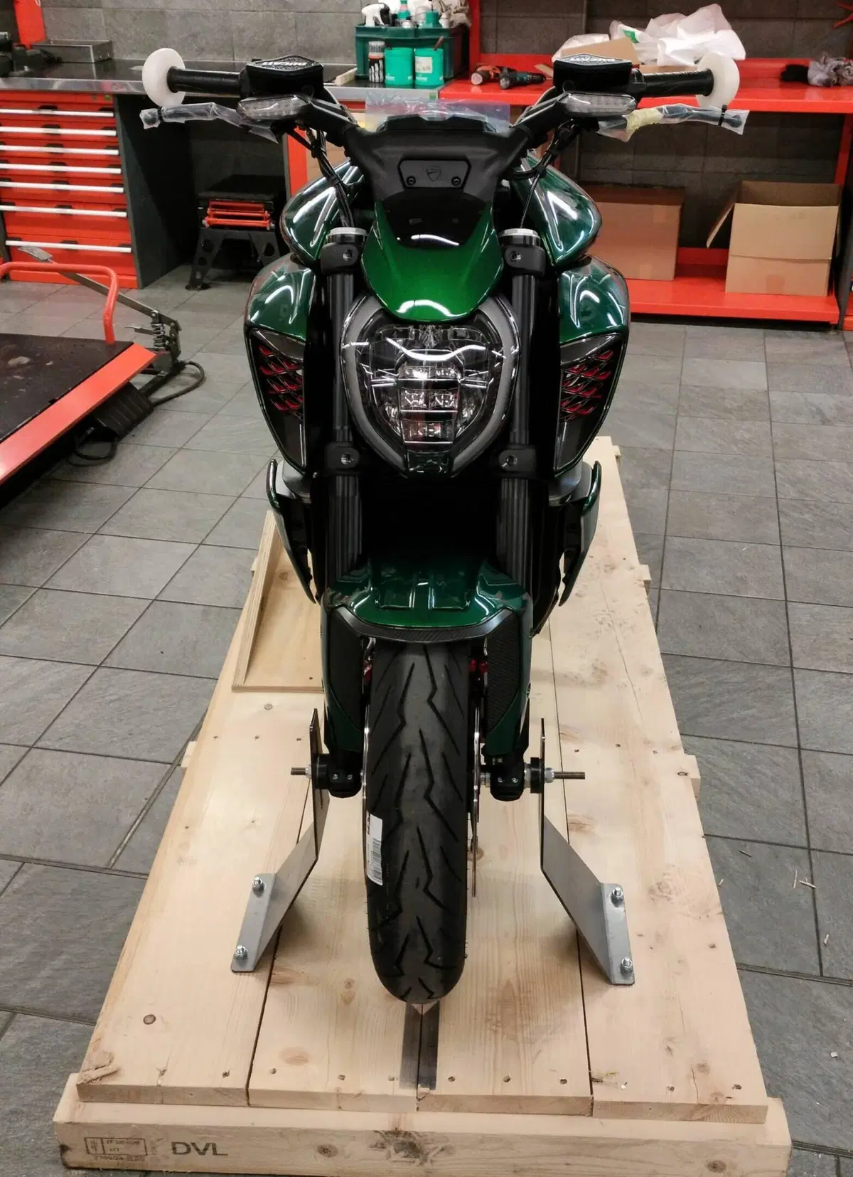 Ducati Diavel for Bentley (2024) (5)