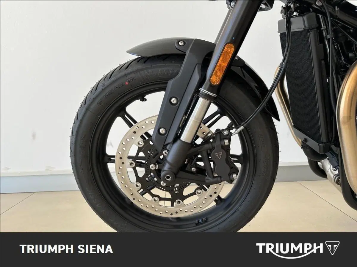 Triumph Speed Twin 900 (2025 - 26) (10)