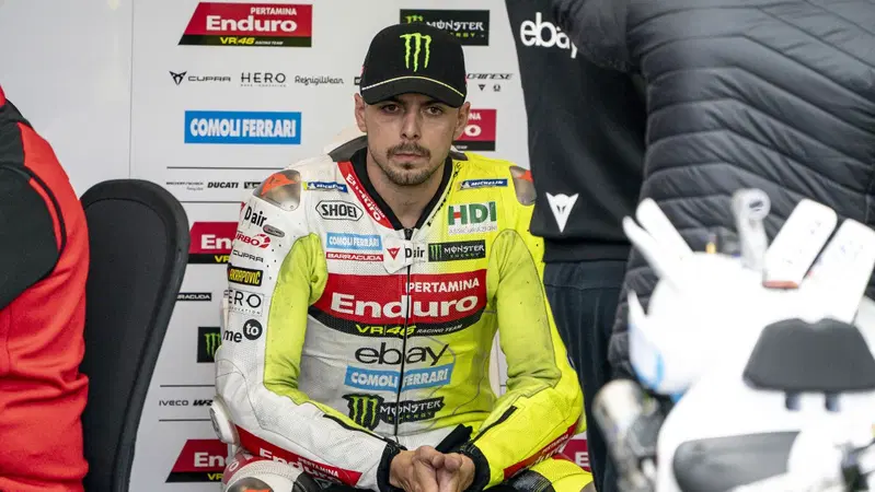 MotoGP 2025. GP di Gran Bretagna. Fabio Di Giannantonio, terzo: "Marc Marquez ha trovato qualcosina per migliorare questa moto. Pecco Bagnaia? Parliamo, ma non dei problemi"