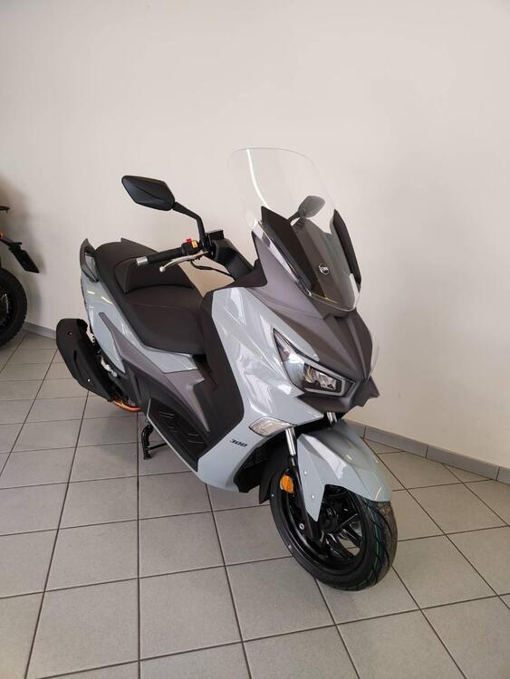 Sym Joymax 300 Z (2025) (3)