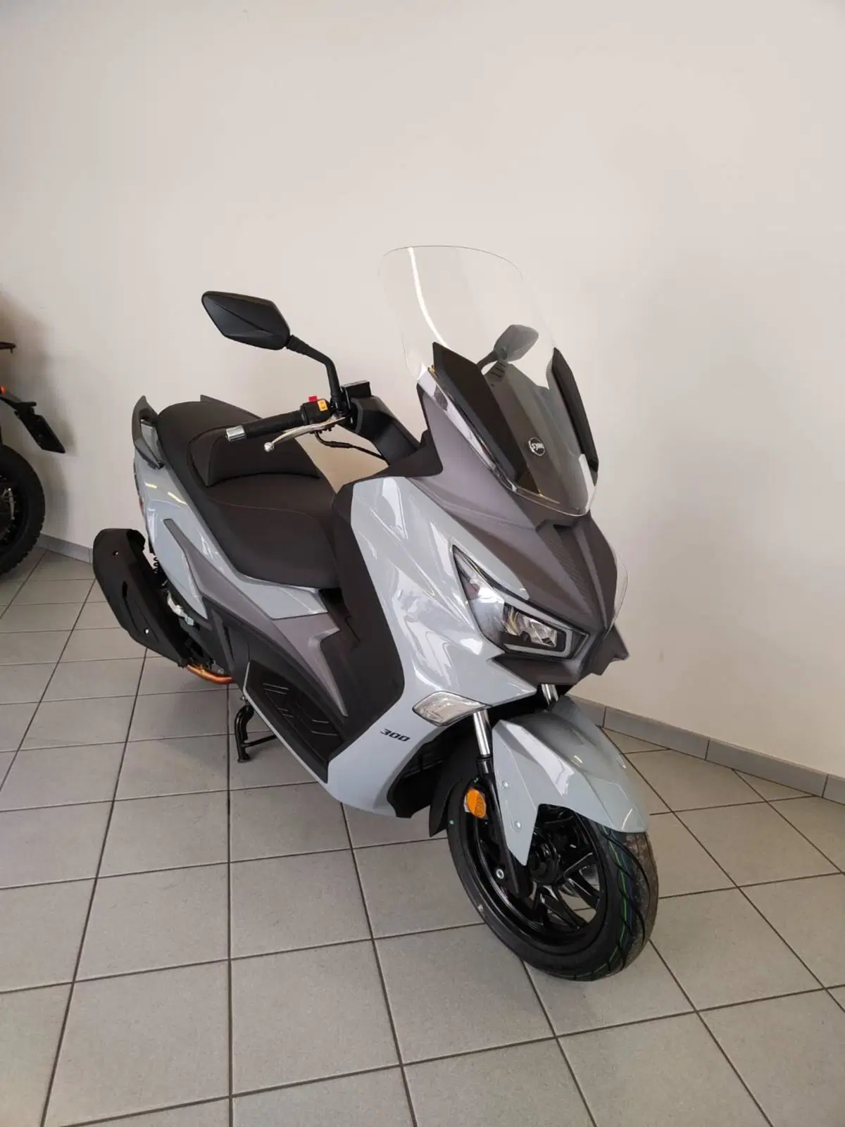 Sym Joymax 300 Z (2025 - 26) (3)