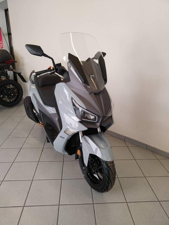 Sym Joymax 300 Z (2025) (4)