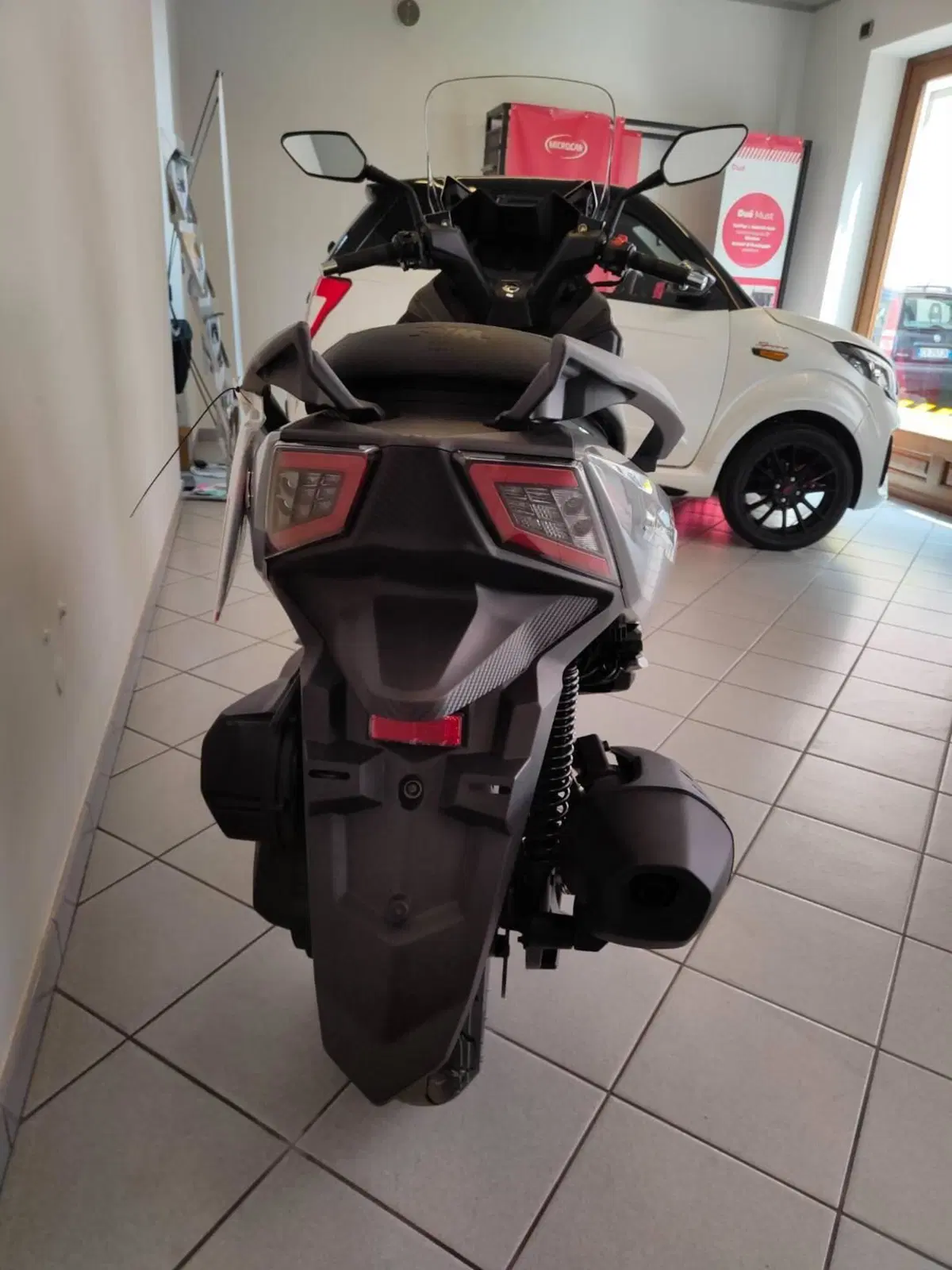 Sym Joymax 300 Z (2025 - 26) (16)