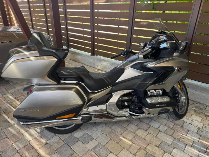 Honda GL 1800 Gold Wing Tour (2021 - 23) (8)