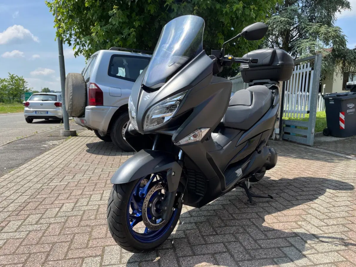 Suzuki Burgman 400 (2022 - 24) (6)
