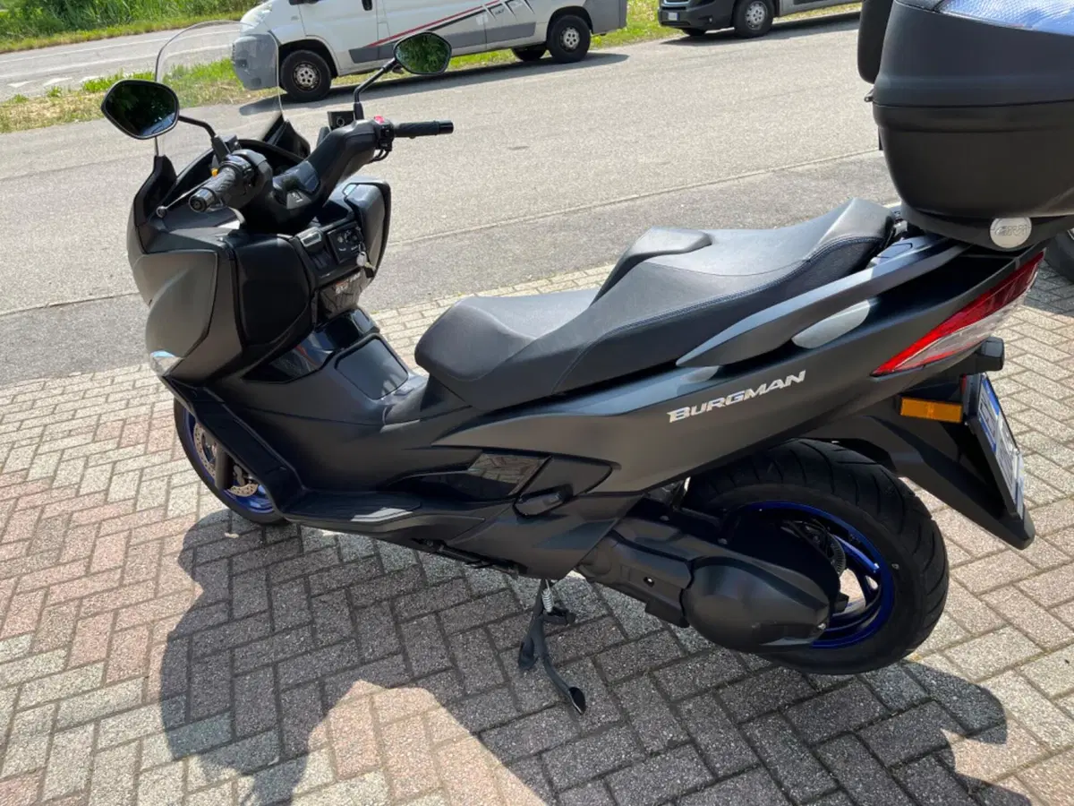 Suzuki Burgman 400 (2022 - 24) (9)