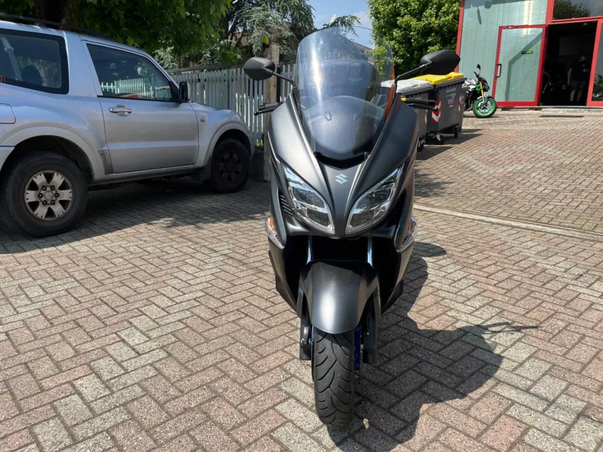 Suzuki Burgman 400 (2022 - 24) (5)