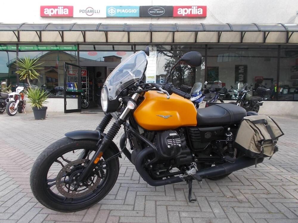 Moto Guzzi V7 III Stone (2017 - 20) (2)