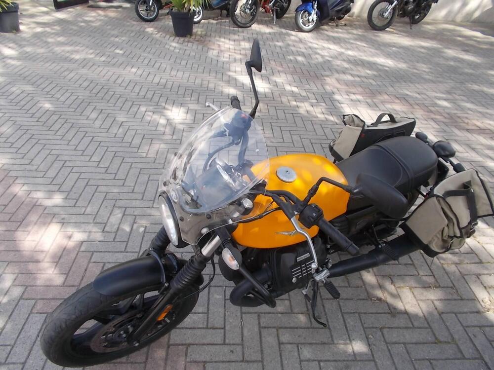 Moto Guzzi V7 III Stone (2017 - 20) (4)