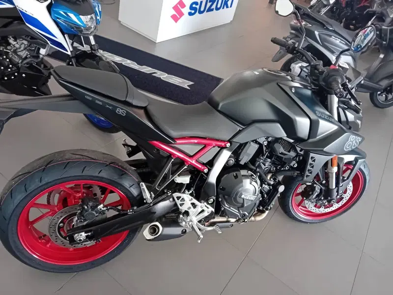 Suzuki GSX-8S (2025 - 26) (4)