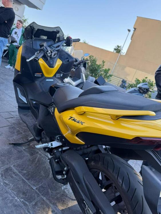 Yamaha T-Max 560 (2022 - 24) (2)