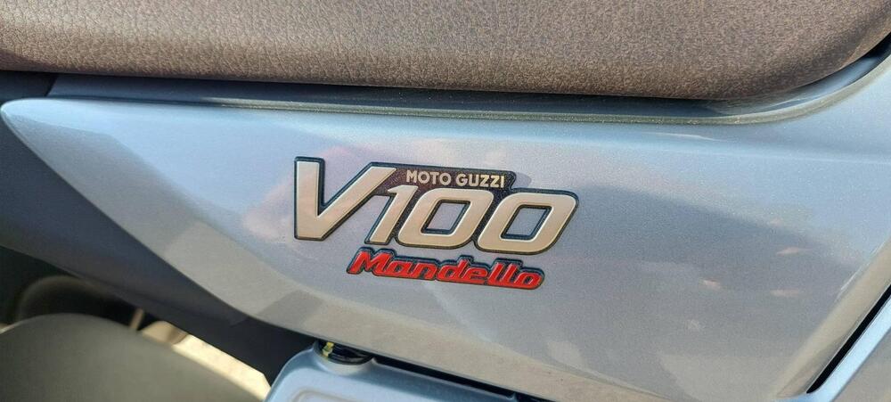 Moto Guzzi V100 Mandello S (2022 - 24) (5)