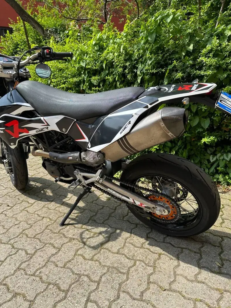KTM 690 SMC (2008- 11) (6)