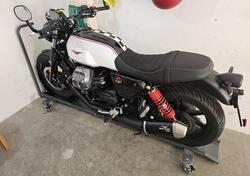 Moto Guzzi V7 Stone Ten (2024 - 25) usata
