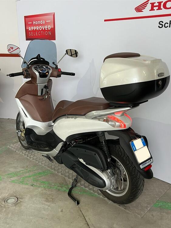 Piaggio Beverly 350 ABS (2016 - 20) (2)
