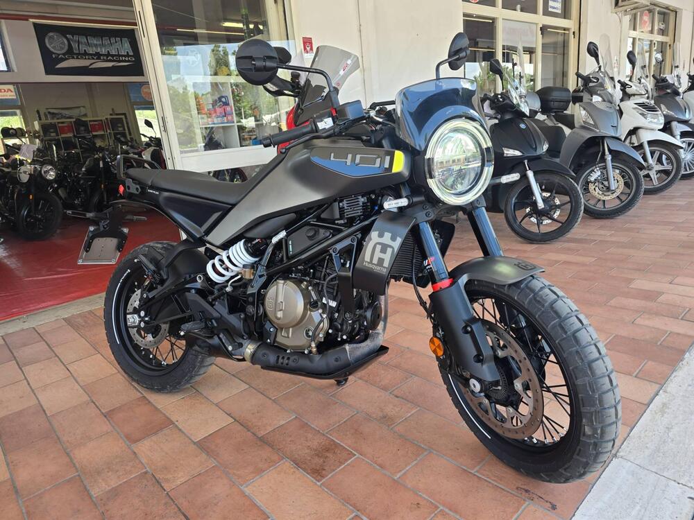 Husqvarna Svartpilen 401 (2024 - 25) (2)