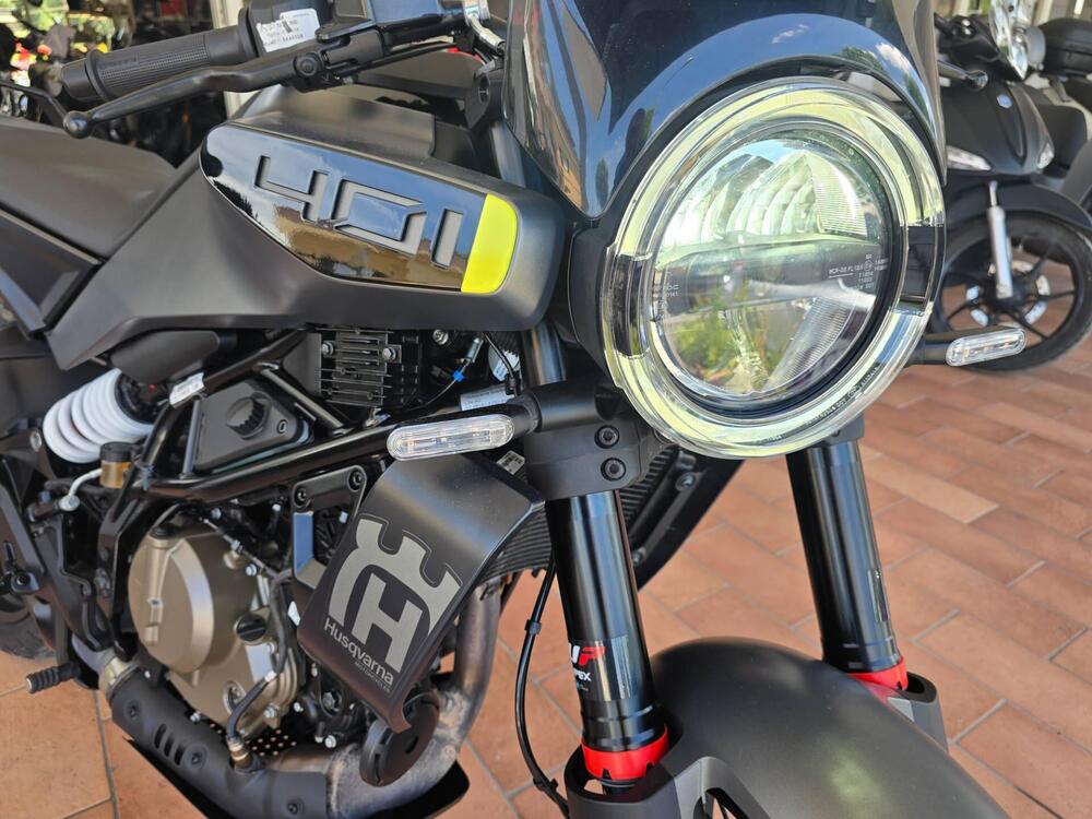 Husqvarna Svartpilen 401 (2024 - 25) (3)