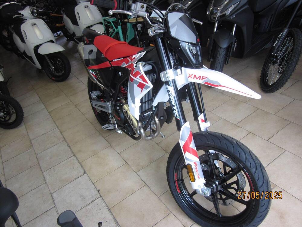 Fantic Motor Motard 125 Performance 4t (2020) (2)