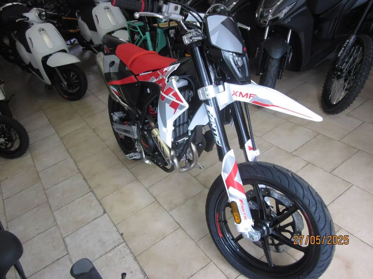 Fantic Motor Motard 125 Performance 4t (2020) (2)