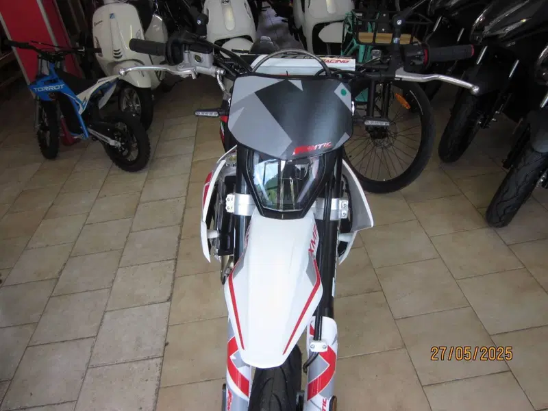 Fantic Motor Motard 125 Performance 4t (2020) (3)