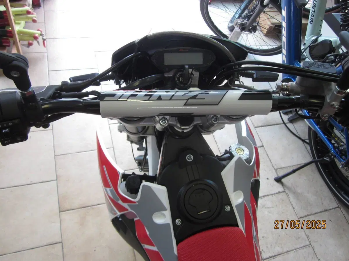 Fantic Motor Motard 125 Performance 4t (2020) (5)