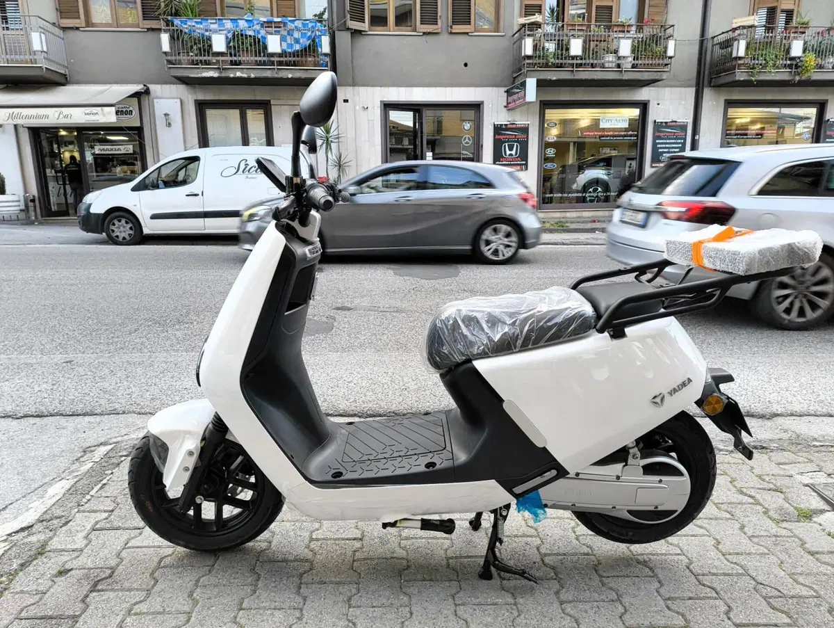 Yadea G5S (2022 - 26) (3)
