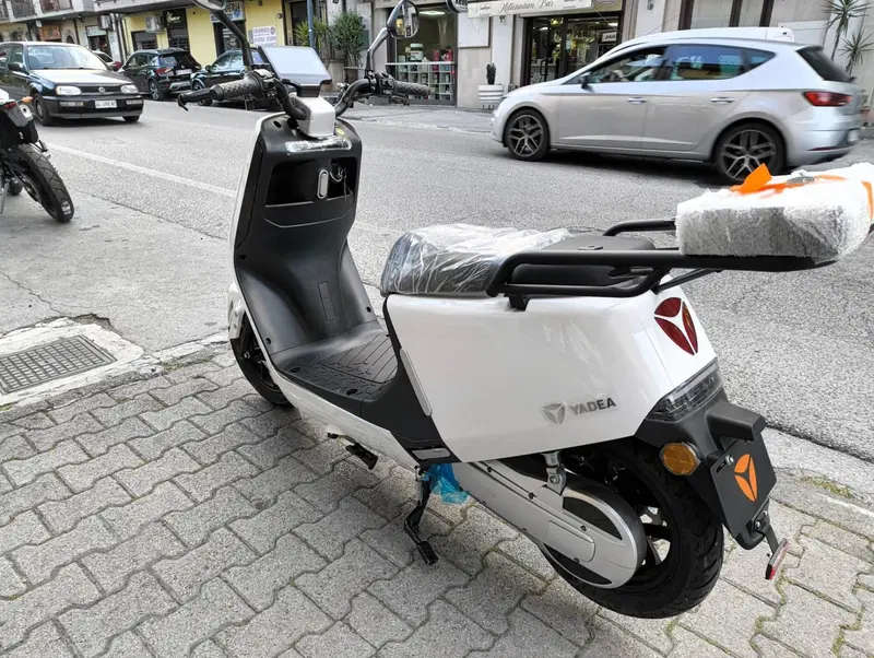 Yadea G5S (2022 - 26) (4)