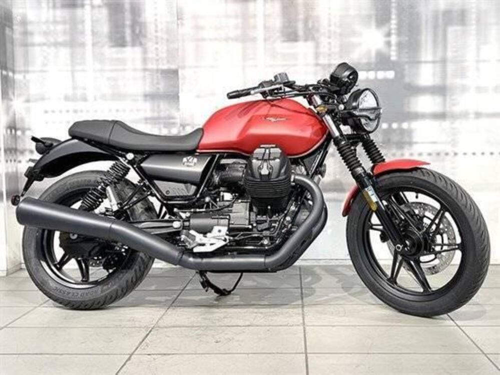 Moto Guzzi V7 Stone (2025)