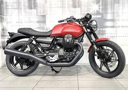 Moto Guzzi V7 Stone (2025) nuova