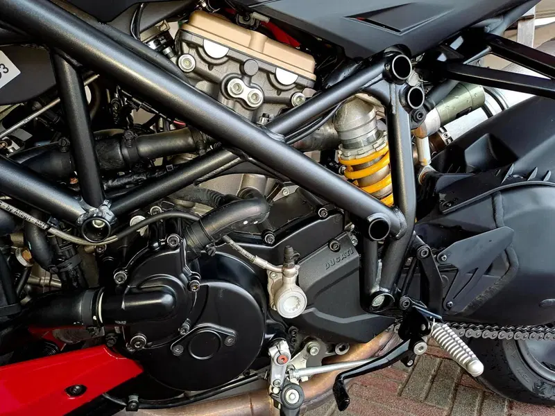 Ducati Streetfighter (2009 - 12) (9)