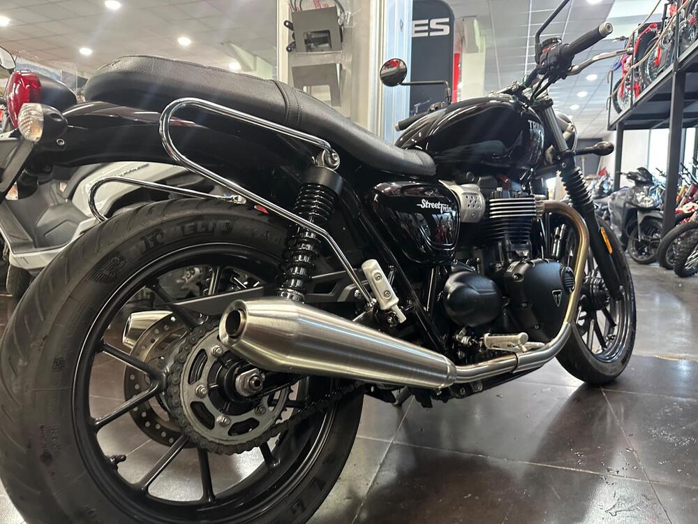 Triumph Street Twin 900 (2016) (4)