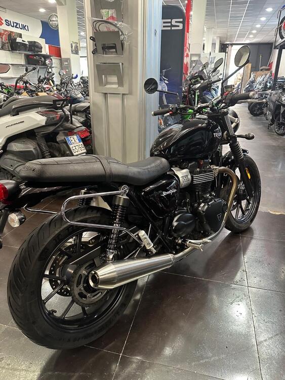 Triumph Street Twin 900 (2016) (5)