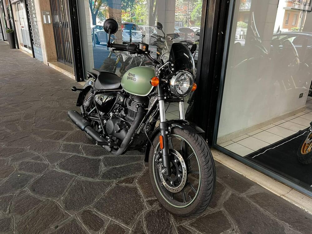 Royal Enfield Meteor 350 Fireball (2021 - 25) (2)