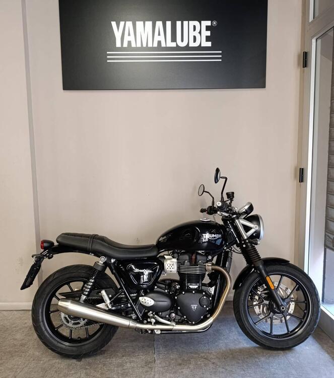 Triumph Street Twin 900 (2017 - 18)