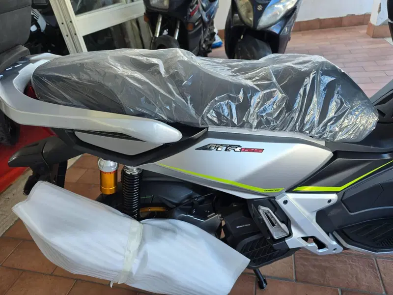 QJ Motor ATR 125 X (2024 - 26) (7)