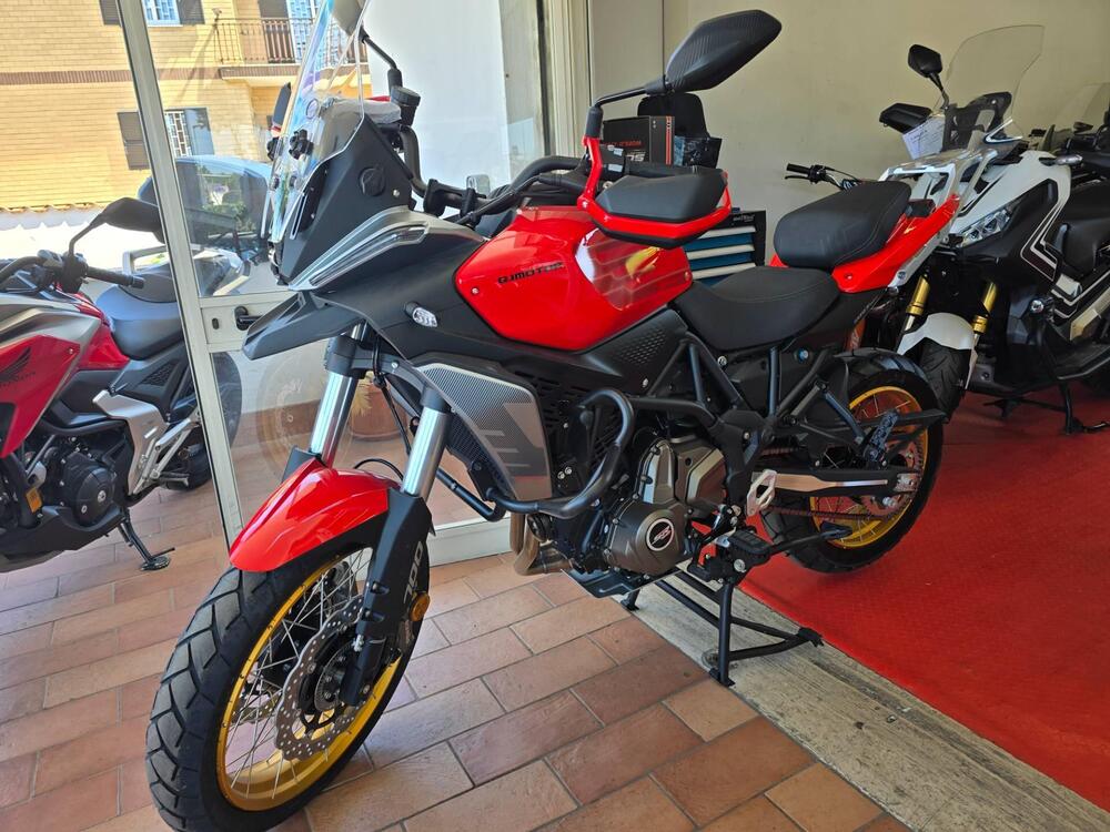 QJ Motor SRT 700 SX (2025) (2)