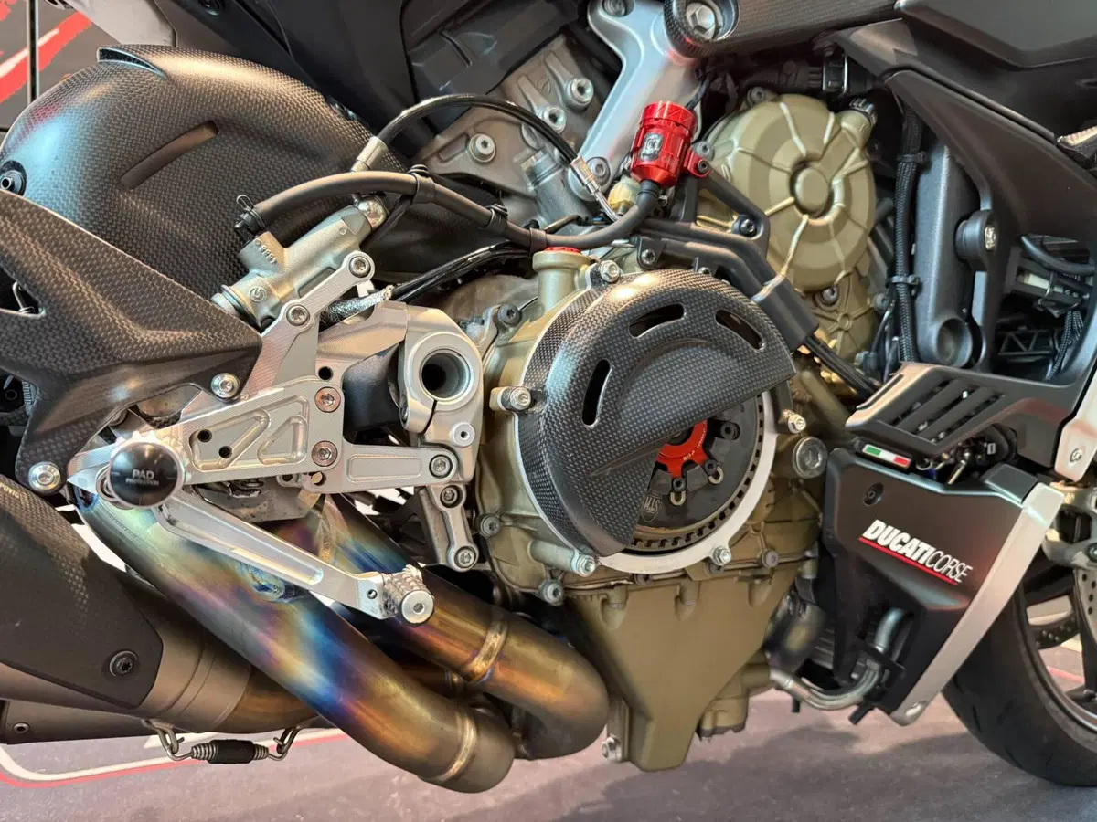 Ducati Streetfighter V4 1100 SP (2022) (4)