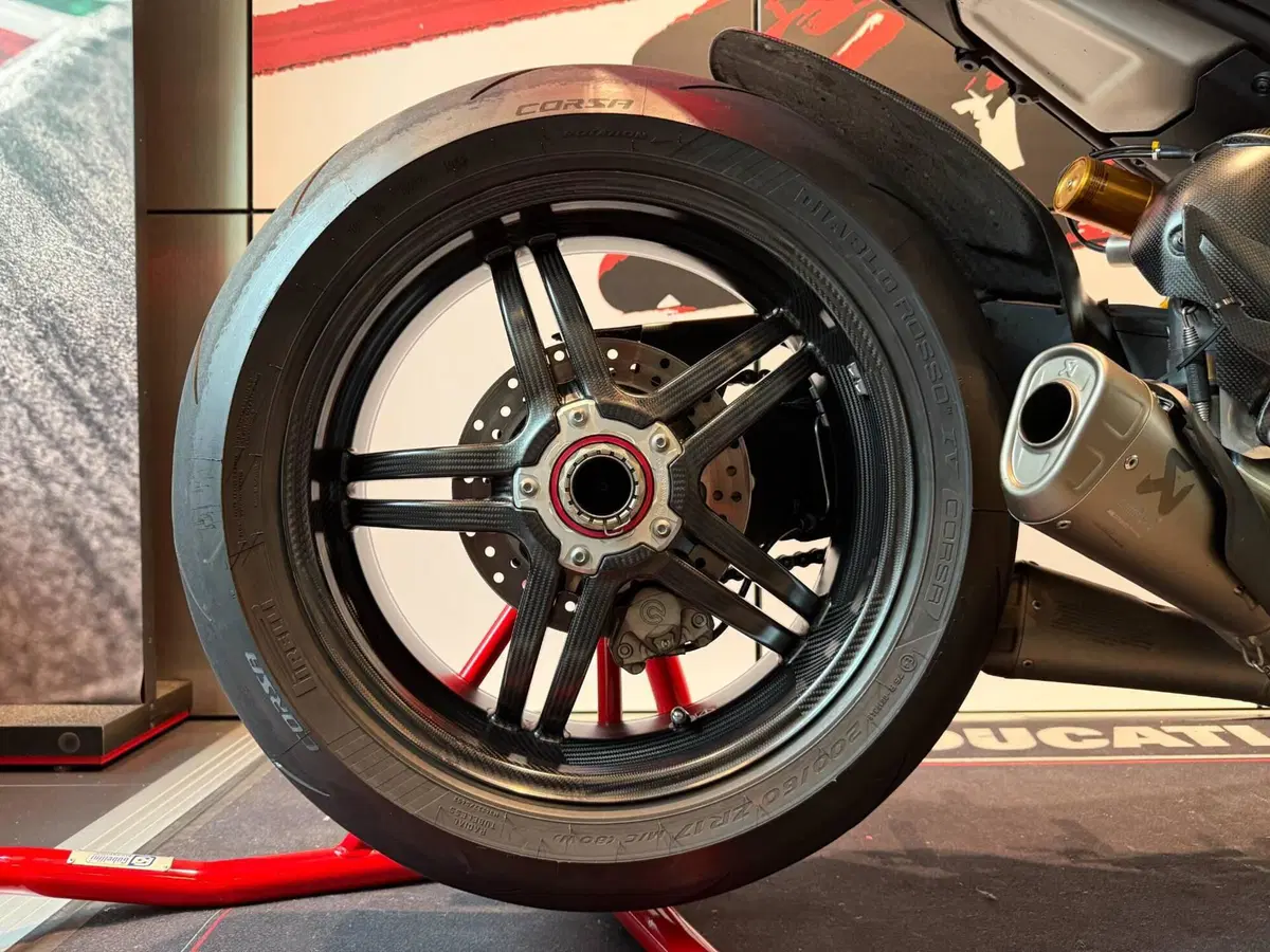 Ducati Streetfighter V4 1100 SP (2022) (7)