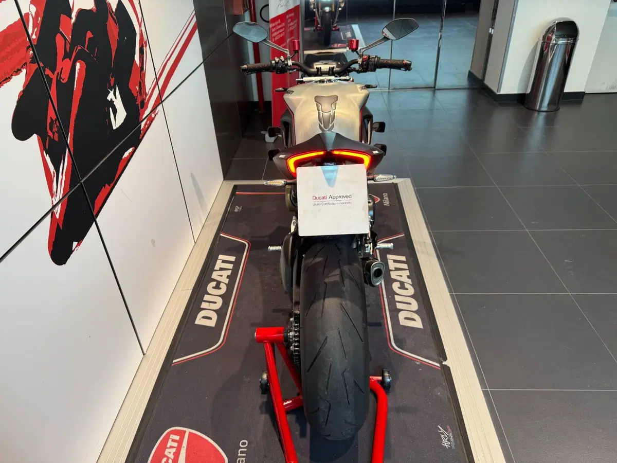 Ducati Streetfighter V4 1100 SP (2022) (9)