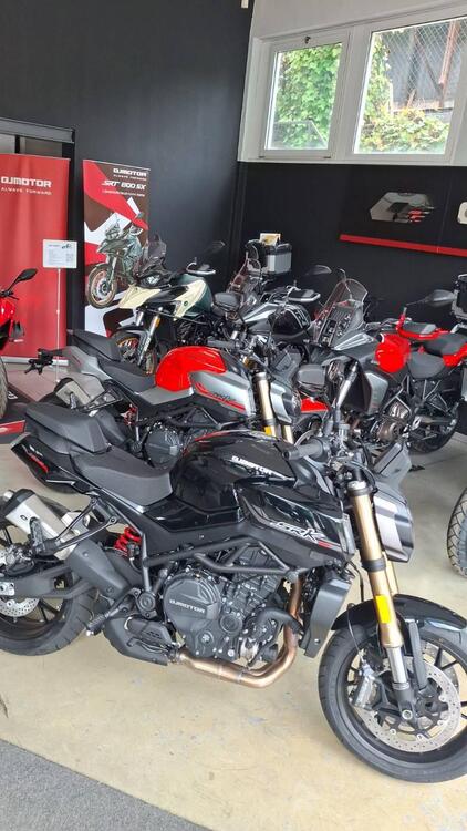 QJ Motor SRK 900 (2025) (5)