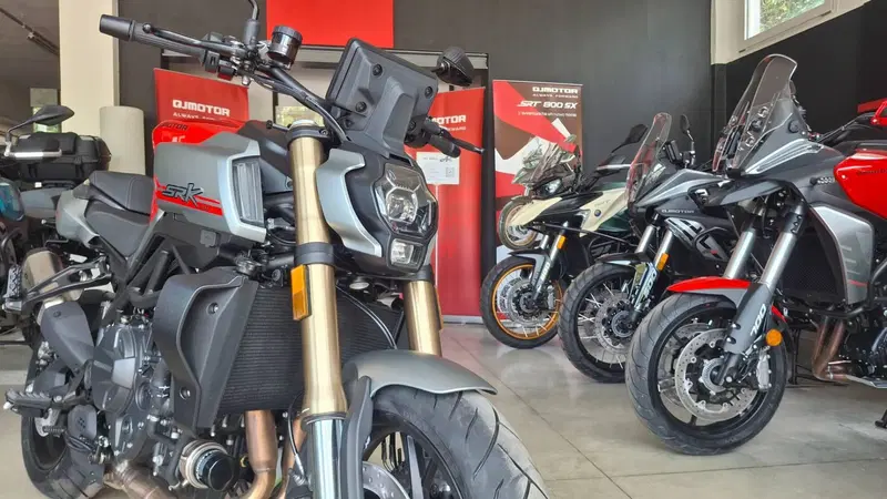 QJ Motor SRK 900 (2025 - 26) (3)