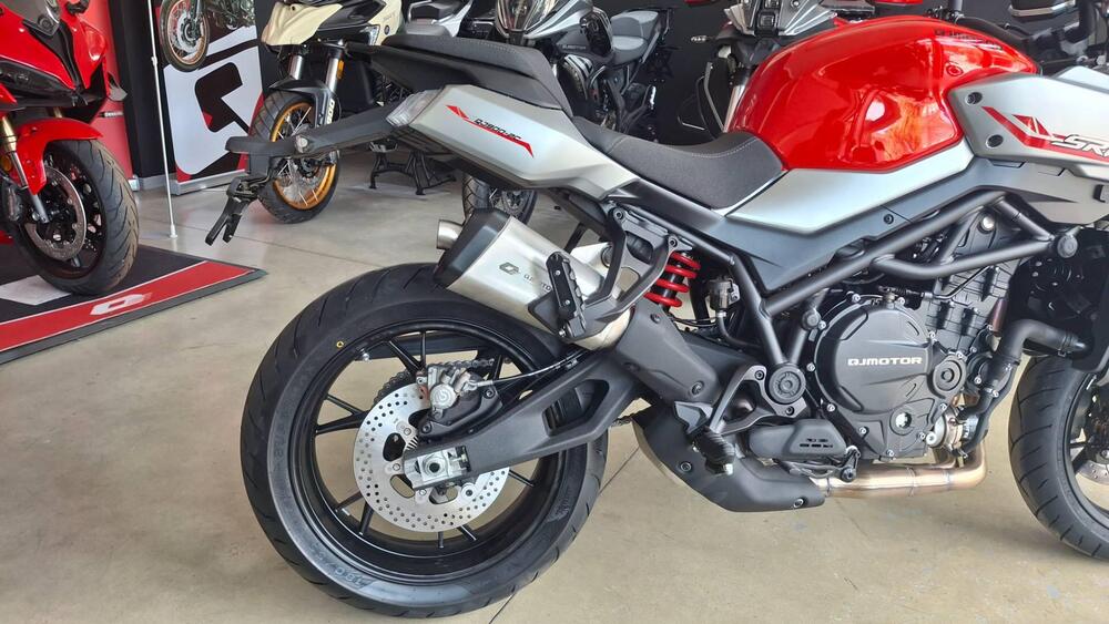 QJ Motor SRK 900 (2025) (4)