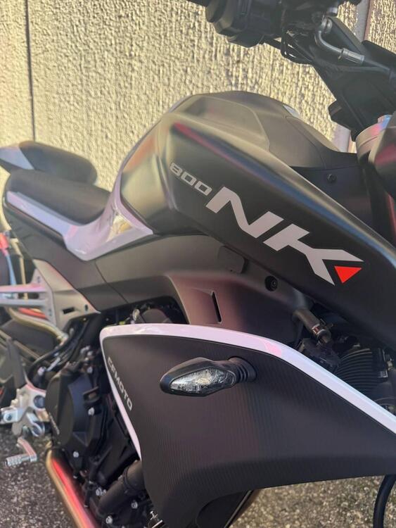 CFMOTO 800NK Advanced (2023 - 25) (4)