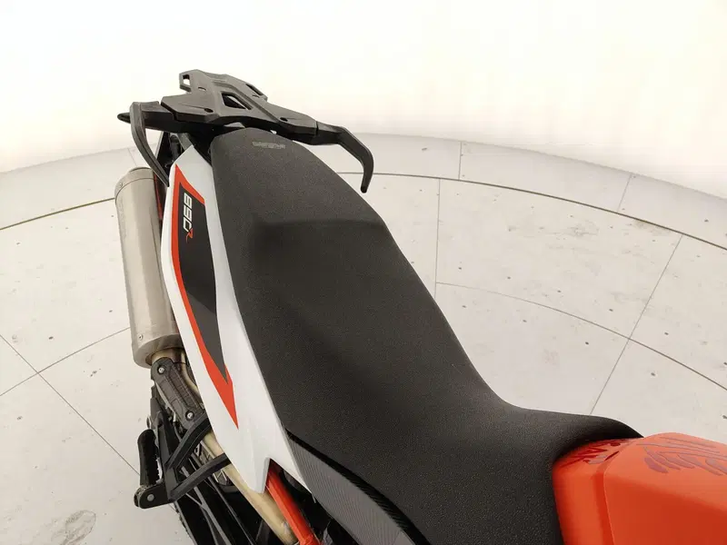 KTM 890 Adventure R (2021) (13)